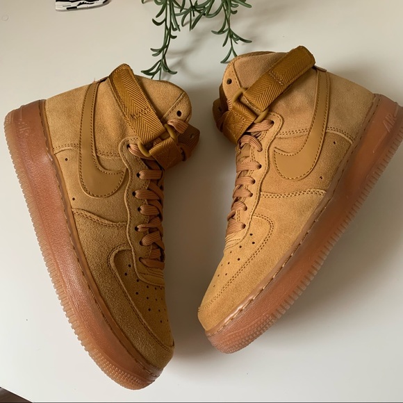 Nike Air Force 1 High LV8 3 - Picture 4 of 10